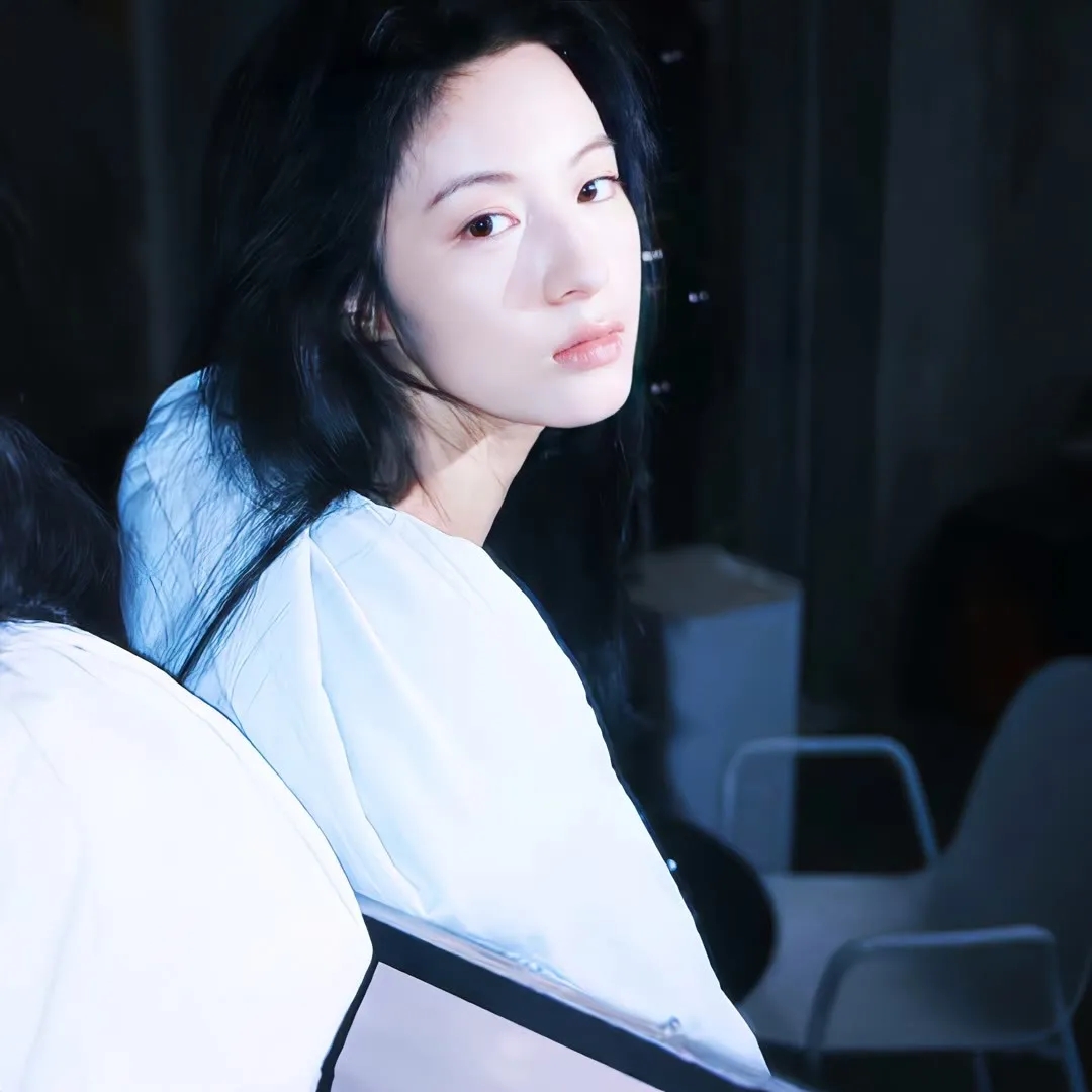 德扑女王2：双面鬼王